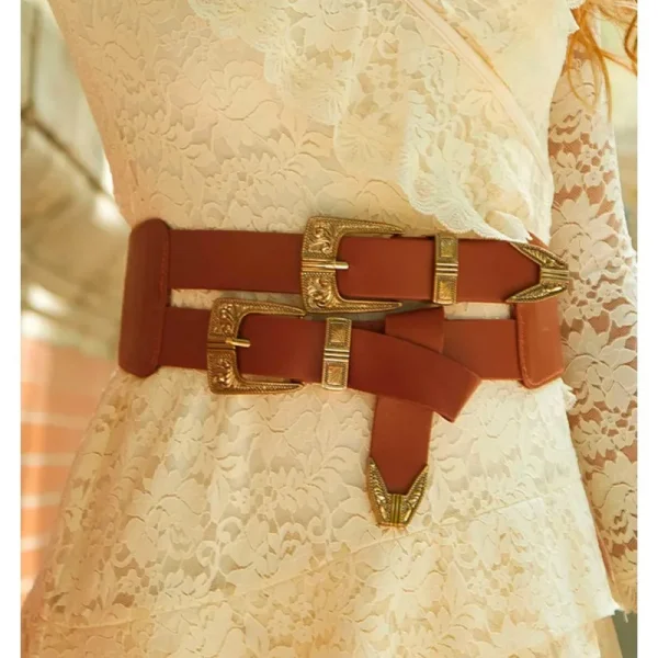Cinturon AYA CAMALEONICA, en color camel con diferentes hebillas.