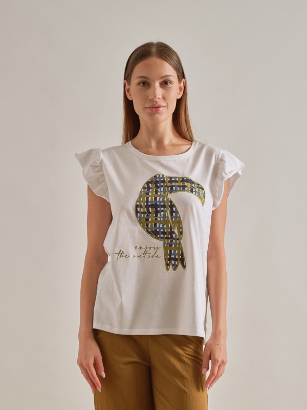 Camiseta de algodón con manga de volantes y tucan bordado.