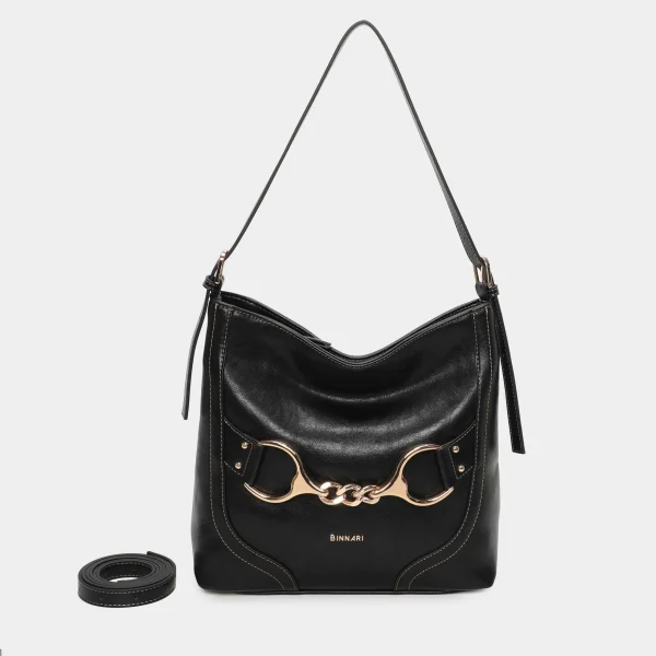 Bolso hombro o como bandolera gracias al asa ajustable que lleva en su interior. Se accede al interior por medio de una solapa. En el encontramos un bolsillo con cremallera. Detalles decorativos en color oro claro. Medidas: 27*33*12